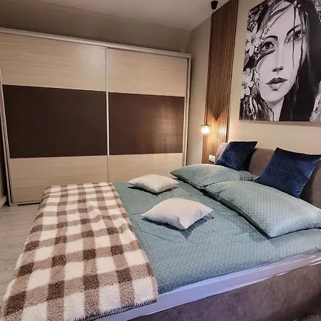Men's World Apartment *