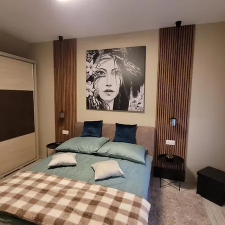 Men's World アパート