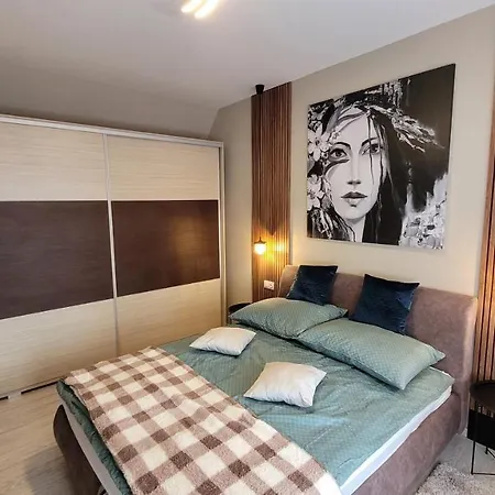 Apartment Men's World *